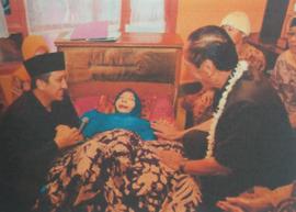 penghargaan terhadap Bu een
